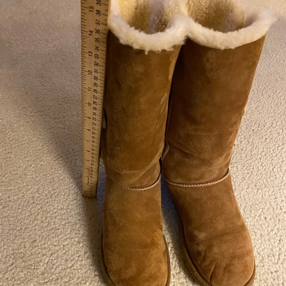 Ugg Women’s Bailey Button Boots size 9 - Picture 6 of 7